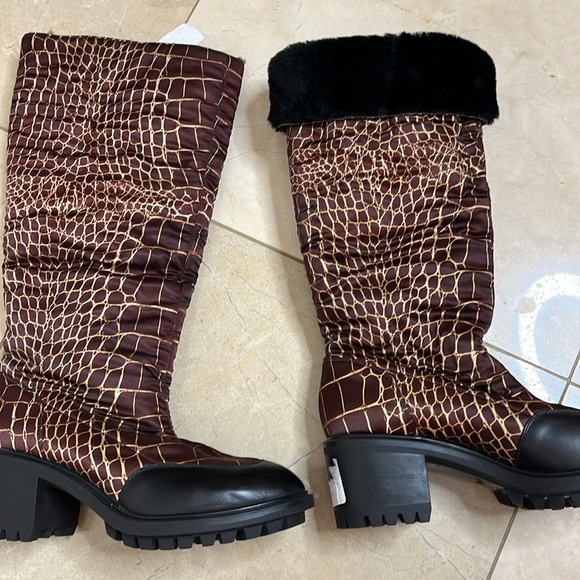 ⭐️ NWT Vera Gomma fashionable boots- size 35 - Picture 10 of 16